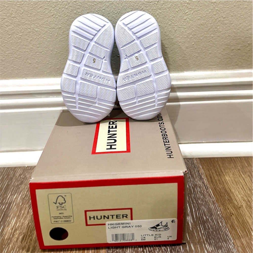 New with Box - Little Kids Gemini Slip-on Casual Sneakers - Picture 3 of 6